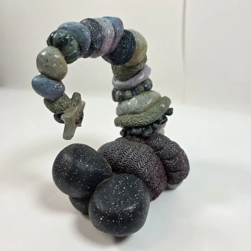 Winter Decor Resin figurine pebble Star hat snow indoor 2001 Santas workshop